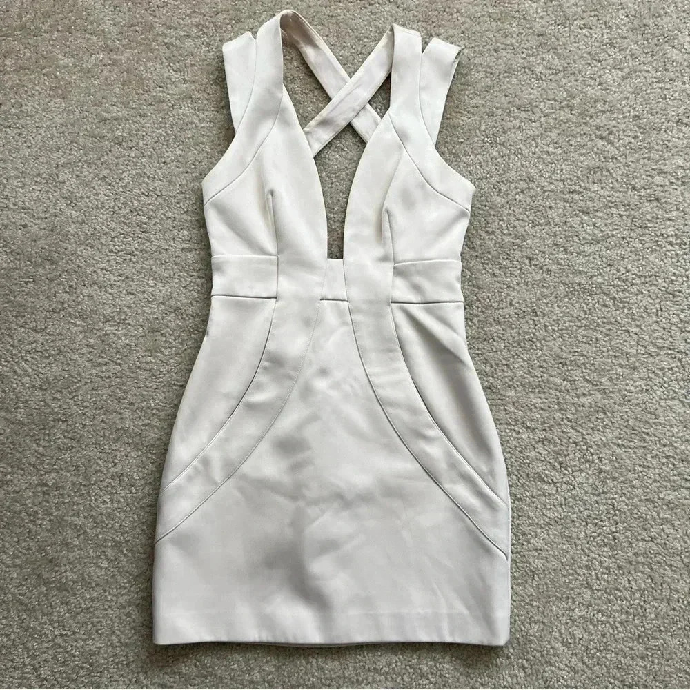 StyleStalker Cut Out Mini Short Dress Cream Women’s Size Small Pockets